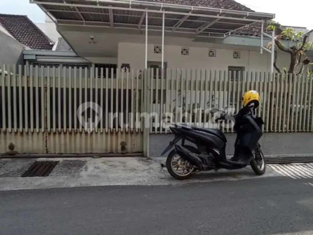 Rumah Murah Terawat Lokasi Strategis Sayap Riau Bandung