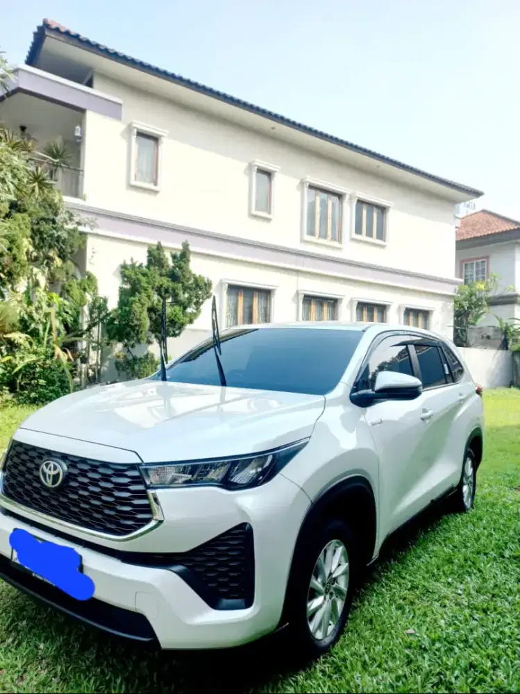 Kijang innova Zenix Hybrid tipe G