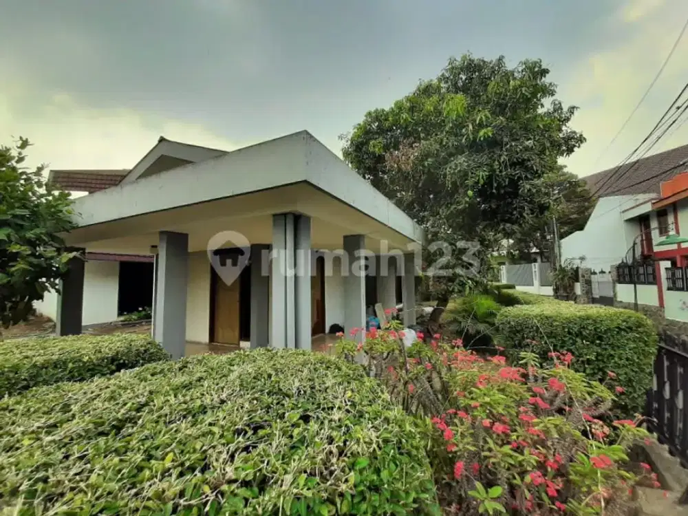 rumah bagus di tubagus ismail posisi hook dekat itb