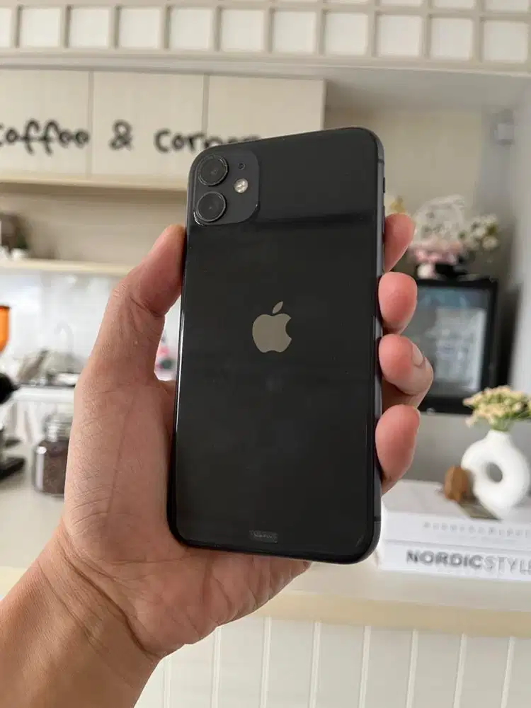 Dijual iPhone 11 128gb iBox resmi original