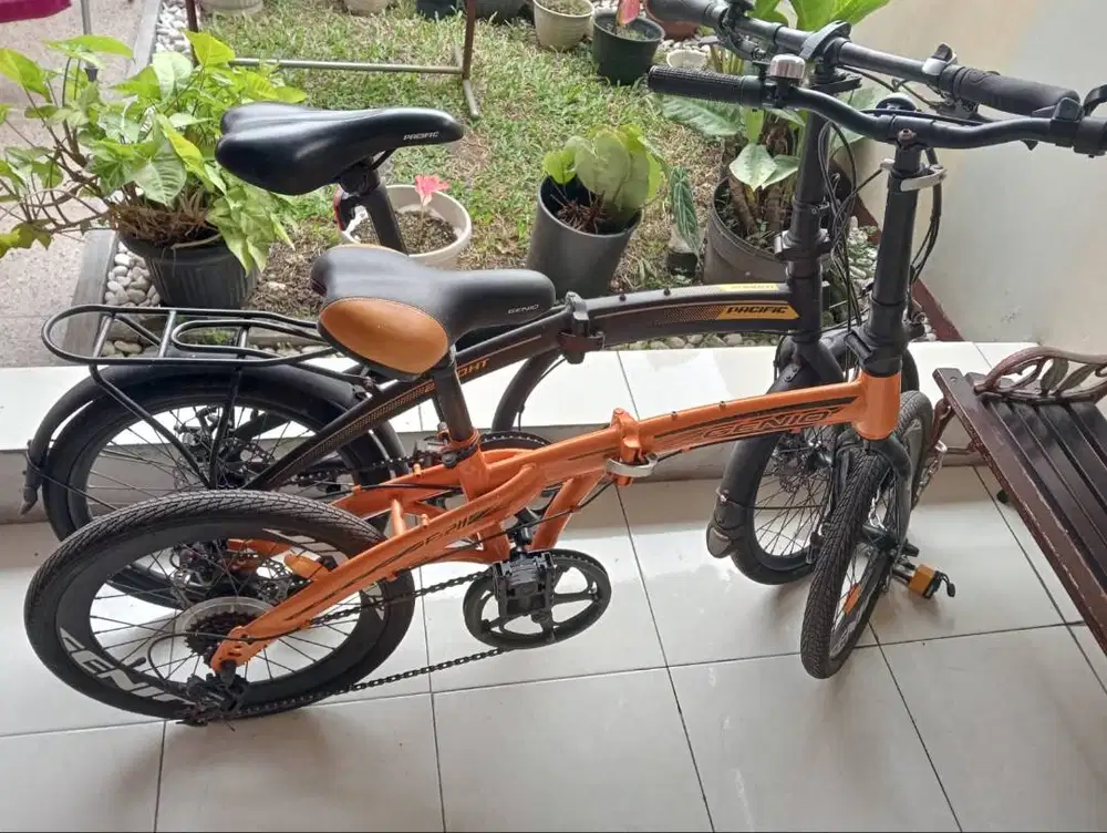 Paket 2 Sepeda Lipat Pacific 2980 HT & Genio F211 Siap Pakai Terawat