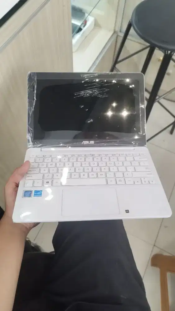 notbook Asus e203M
