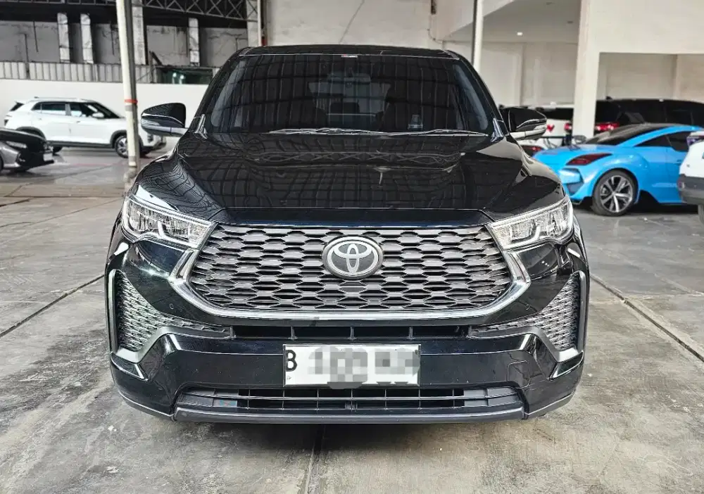 Toyota Innova Zenix 2.0 V AT Matic 2024 Hitam Mulus Km 40rb Siap Pakai
