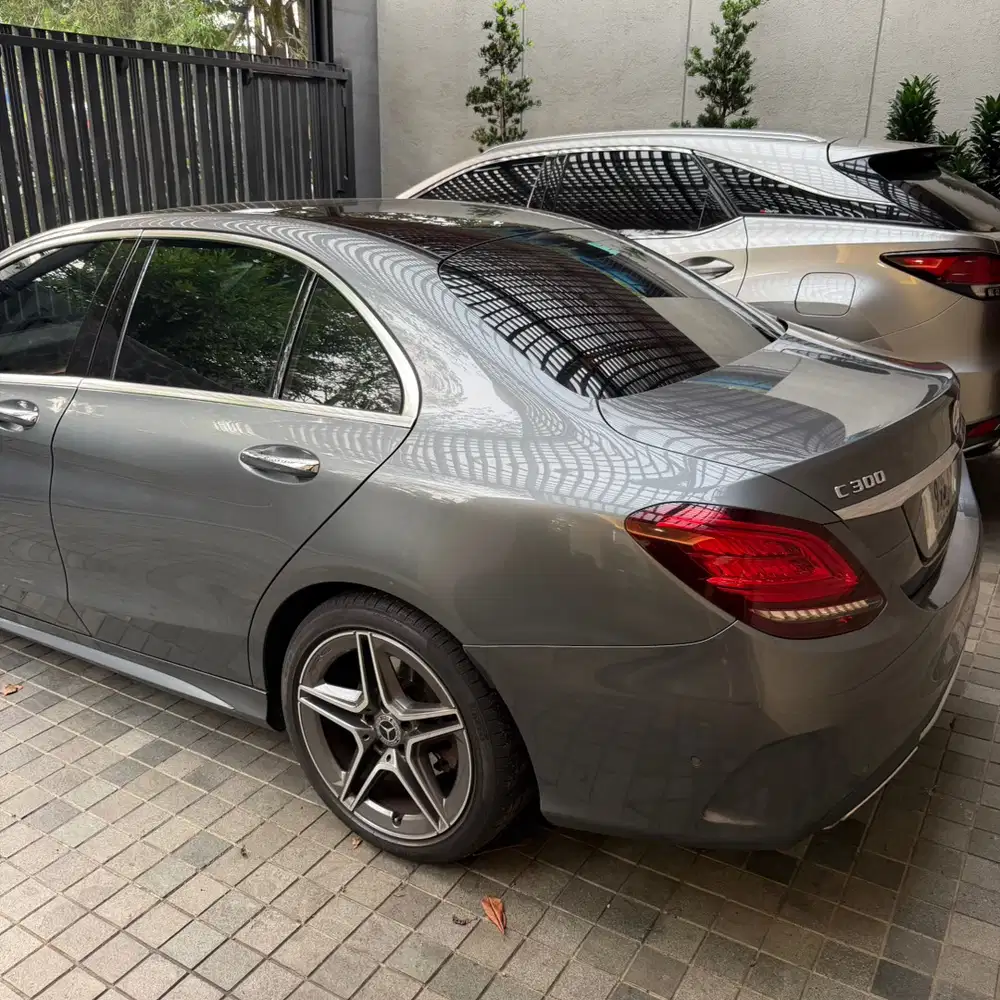Mercedes-Benz C300 2019 Bensin