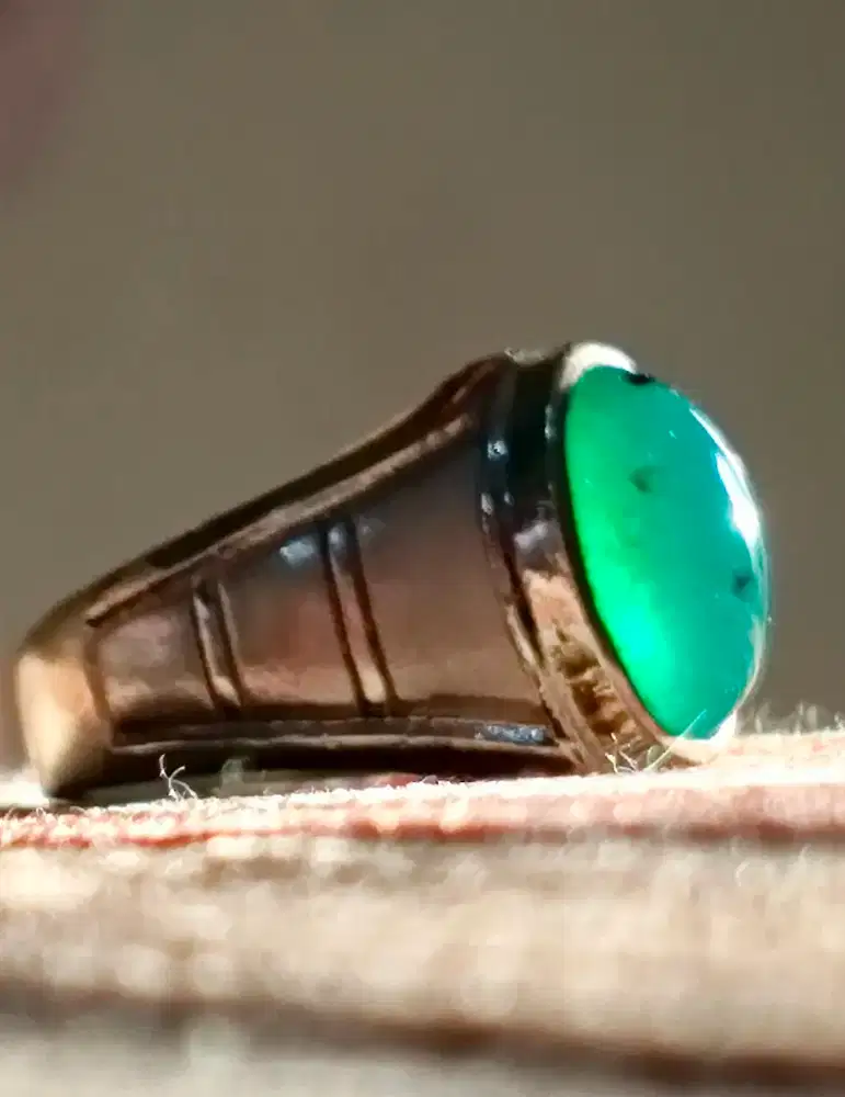Batu bacan giwang