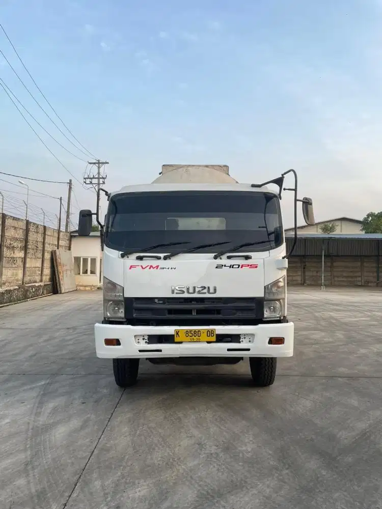 Isuzu Giga Tronton FVM34W 2012 Tangki Hiblow