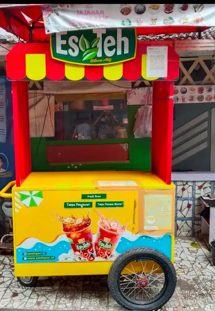 Gerobak teh poci belum 1 tahun