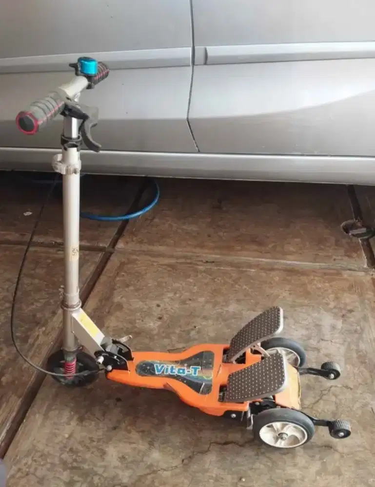 Otoped pedal injak