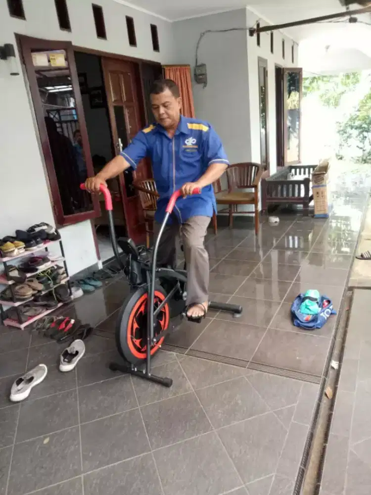 Sepeda fitness platinum besar