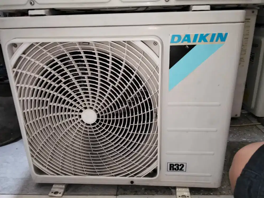 Outdor ac Daikin 1pk malaysia