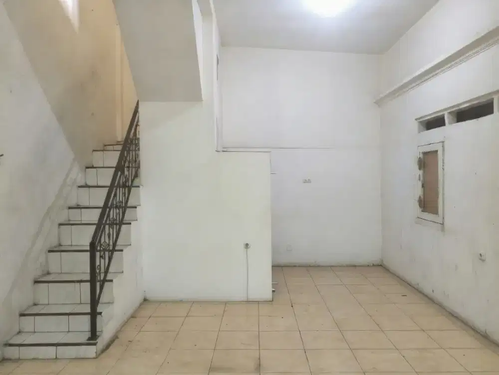 Dijual Cepat! Rumah Siap Huni di Tengah Kota Surabaya