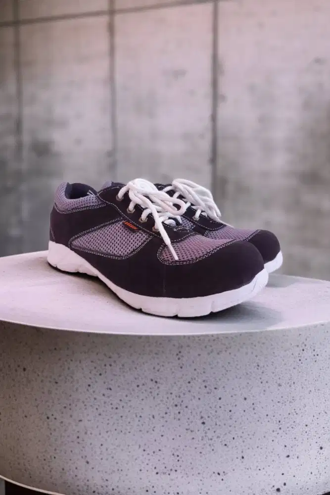 Unggul Sepatu safety Batam