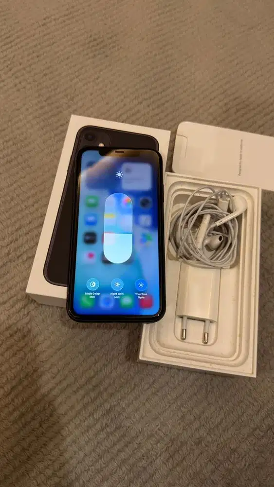 Iphone 11 Black 256GB Resmi Ibox Lengkap