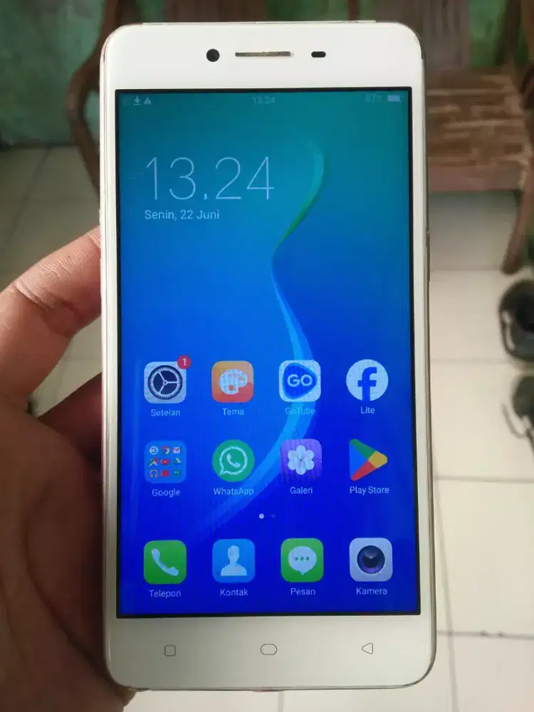 Oppo A37f 4G 2/16 layar 5 inchi normal