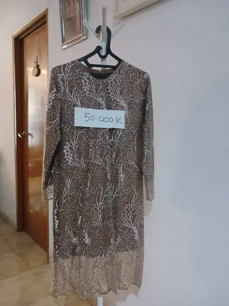 Dijual kebaya bekas