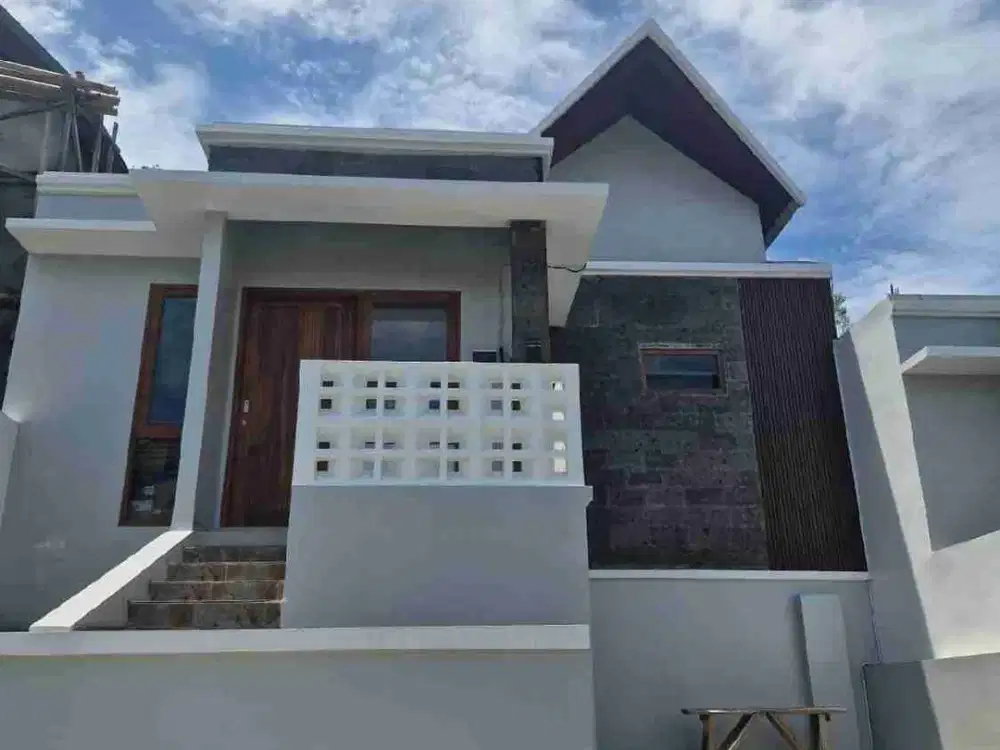 JUAL HOLIDAY HOME VILLA DI KAMPIAL , SEKITAR 10 MENIT KE PANDAWA BEACH
