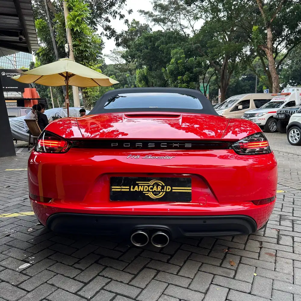 Porsche 718 Boxster T 2024