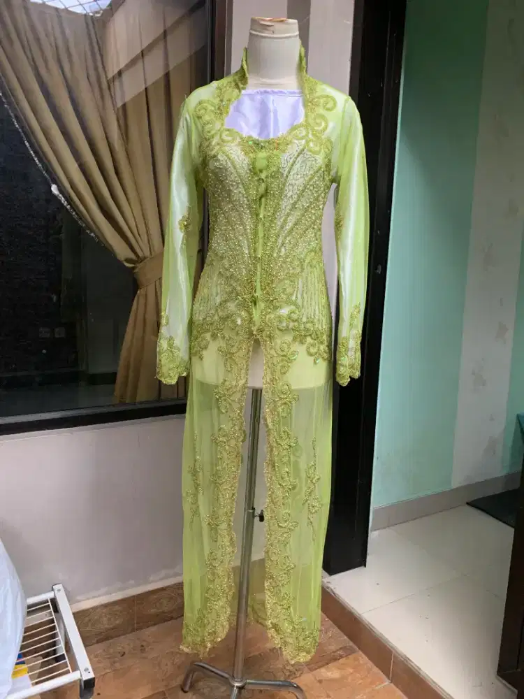 Dijual kebaya bekas kondisi bagus