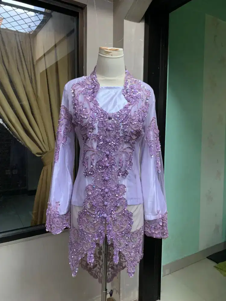 Dijual kebaya bekas kondisi bagus