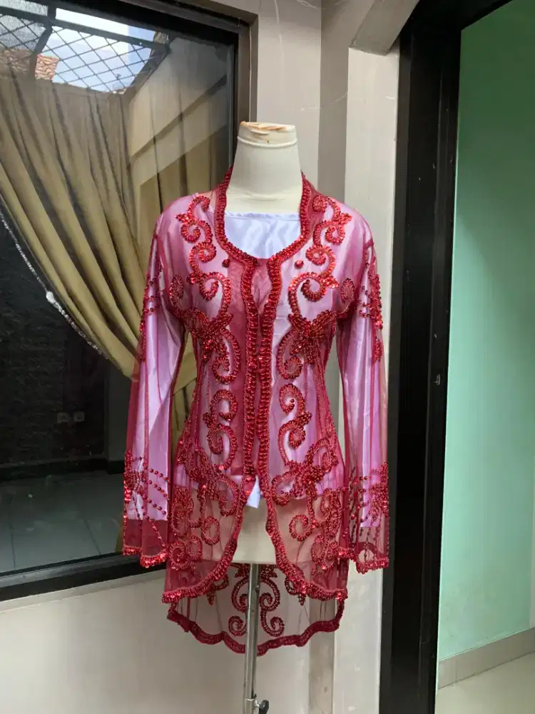 Dijual kebaya bekas kondisi bagus
