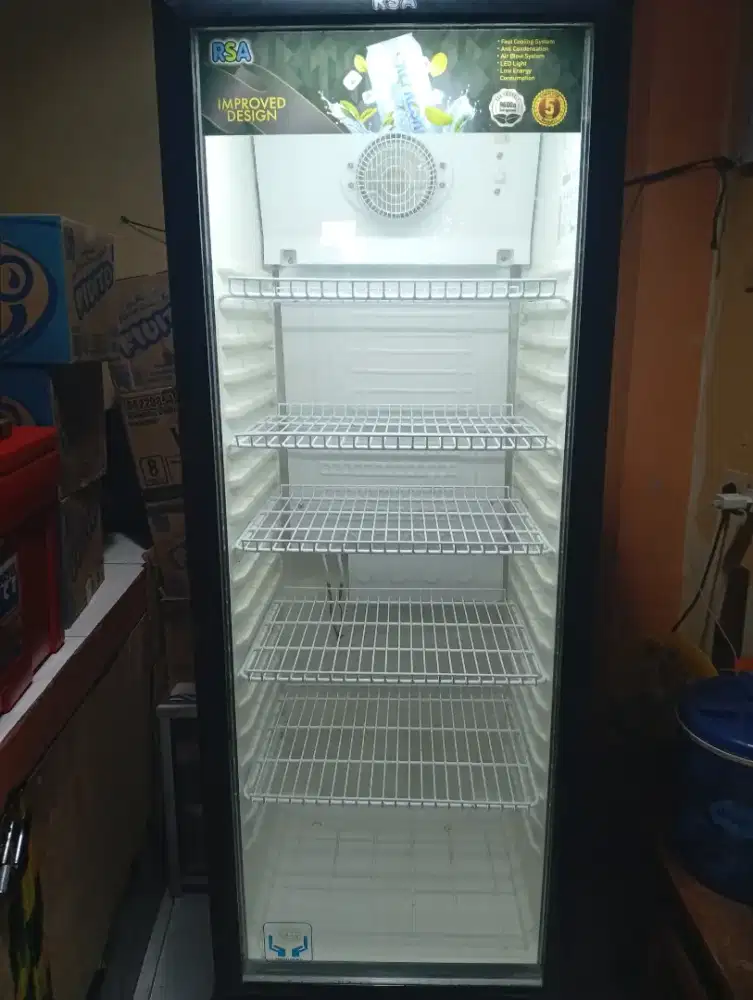 Shocase minuman merk RSA 5 susun