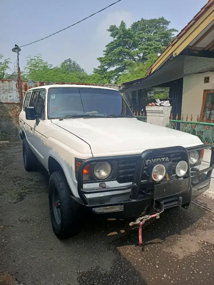 Toyota landcruiser fj60 1982
