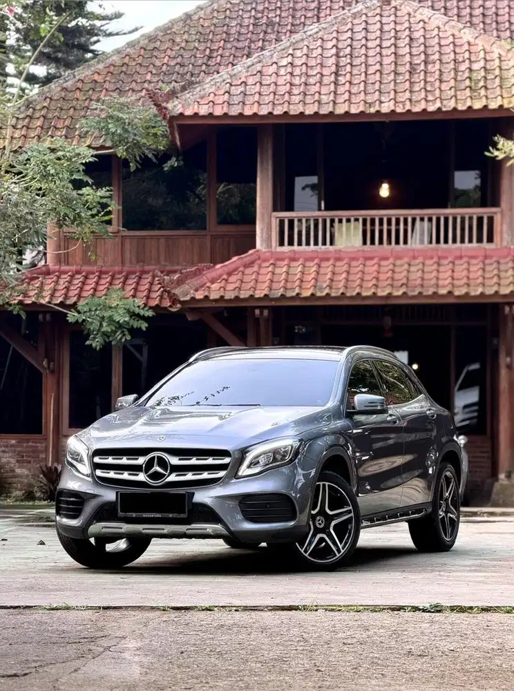 Mercedes Benz GLA200 X156 AMG 1.6L Turbo Panoramic Tahun NIK 2019