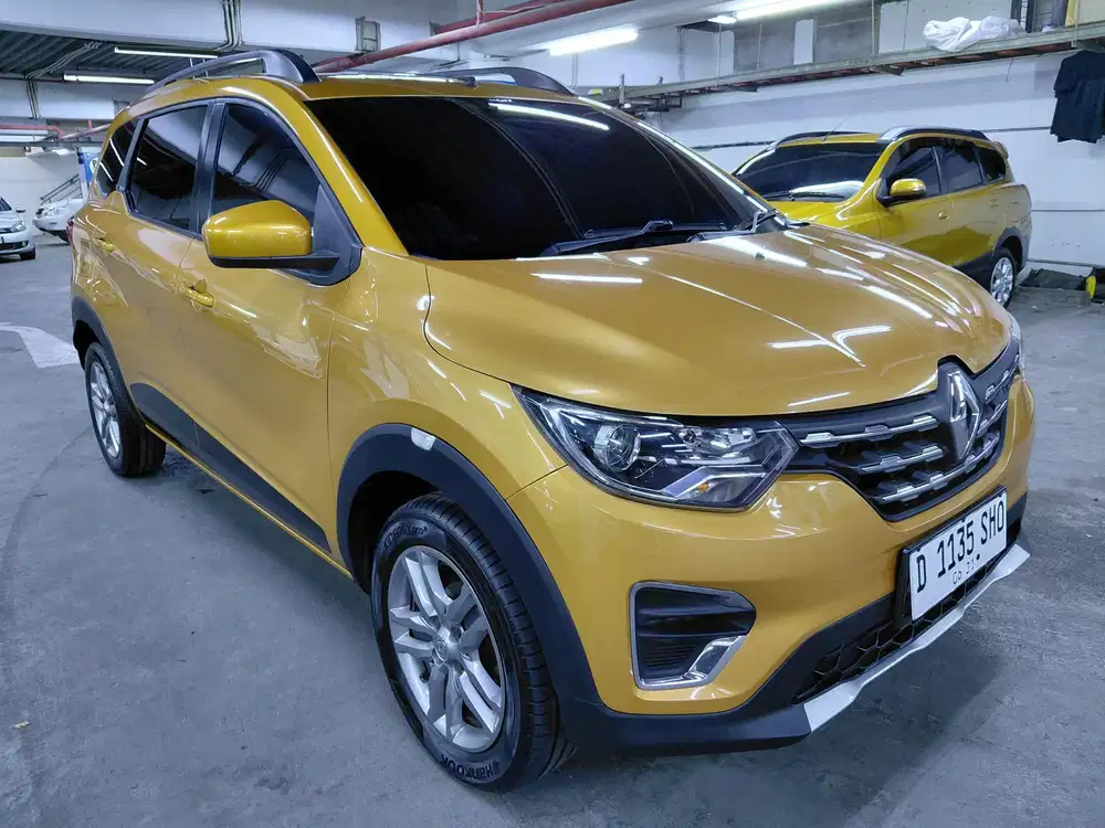 Renault Triber RXZ 2022 AT LowKm FullOriginal