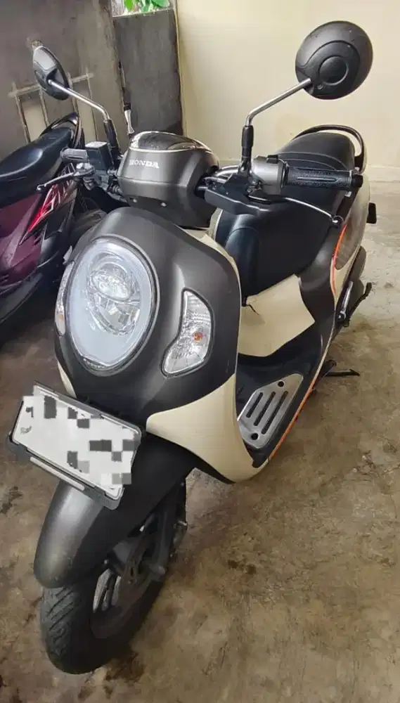 Honda Scoopy Stylish (2024) Coklat Cream — Irit, Terawat, Kunci Manual