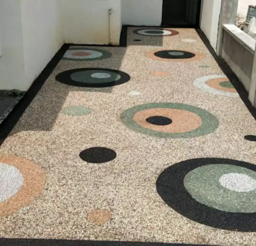 Motif batu koral sikat
