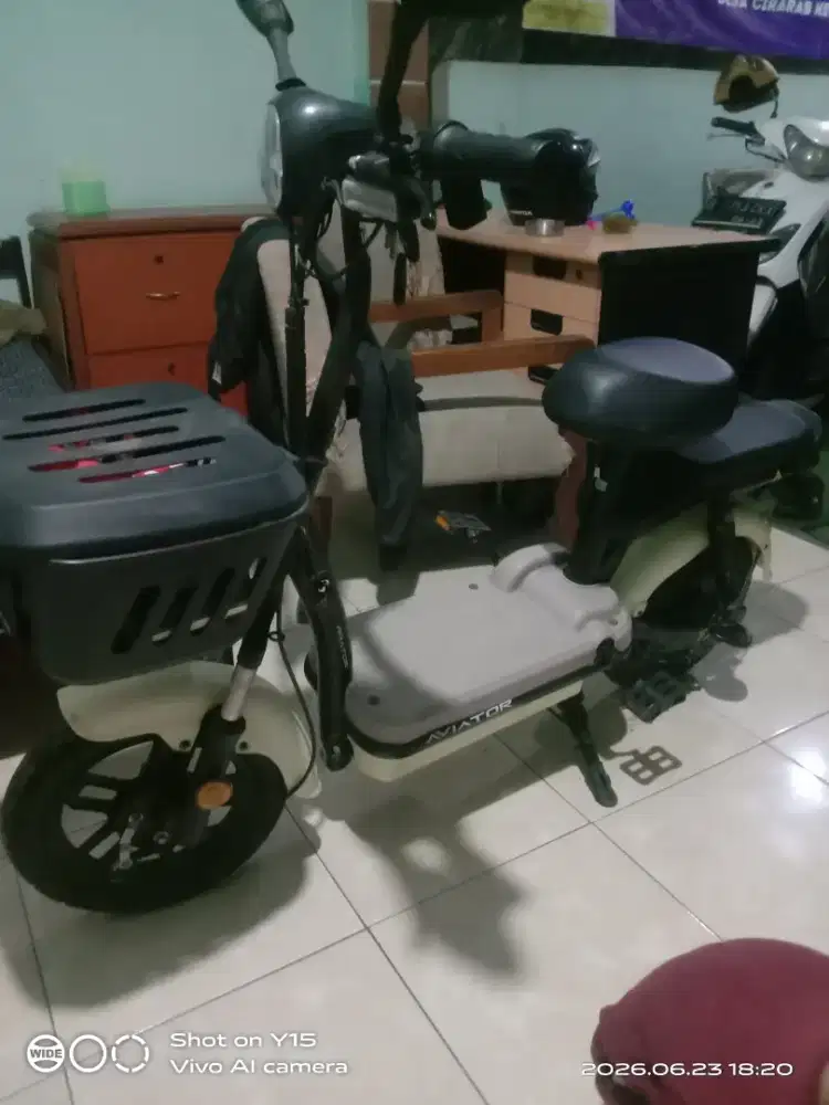 Jual cepat sepeda listrik mrek AVIATOR minus ga jalan pas di gas