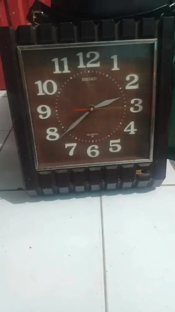 Jual jam dinding tua
