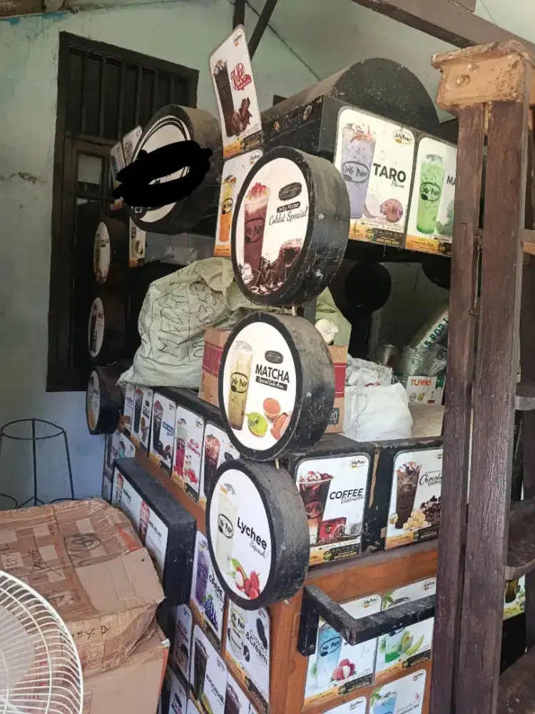 Gerobak bekas usaha