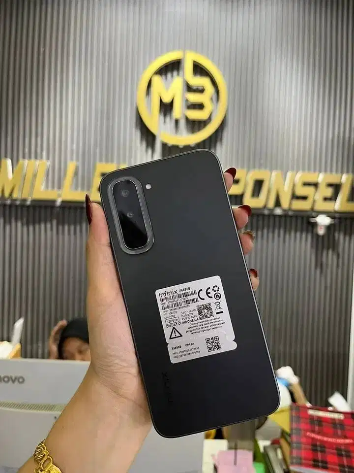 jual rugi BU 2,4 Infinix Hot 70 6+6/128GB Black