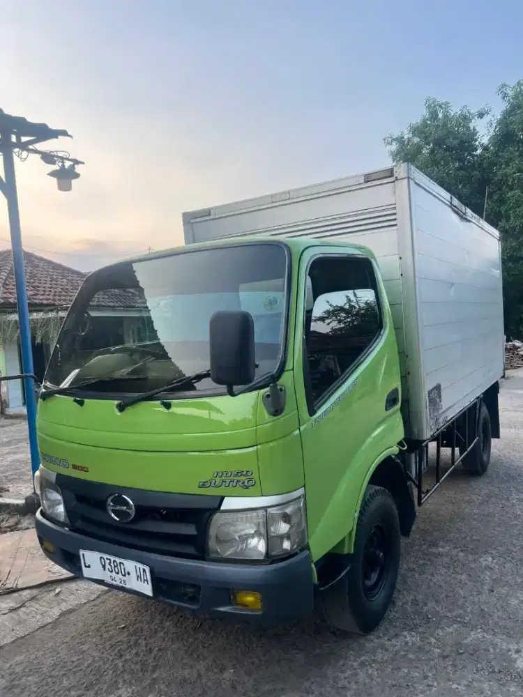 Truck engkel long 110SDL MT 4R