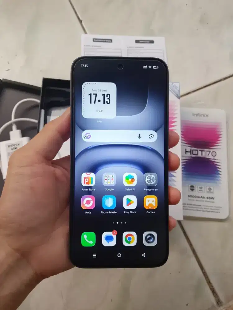 Infinix HOT 70 .