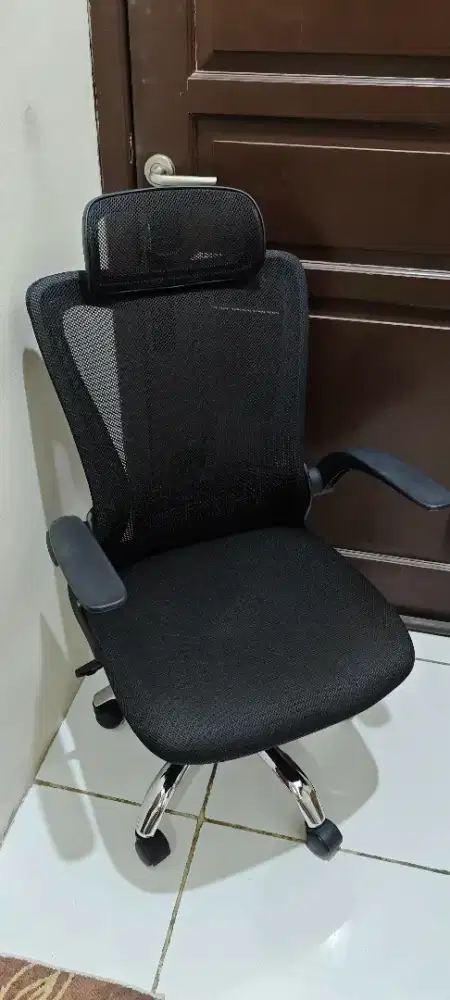 Deli Office Chair Kursi Kantor Ketinggian Bisa
Diatur Hitam