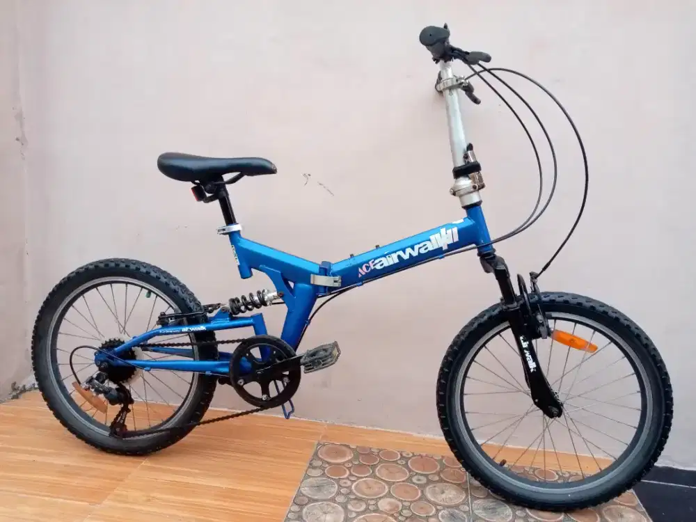 Sepeda Lipat Airwalk Suspention 20 inch.