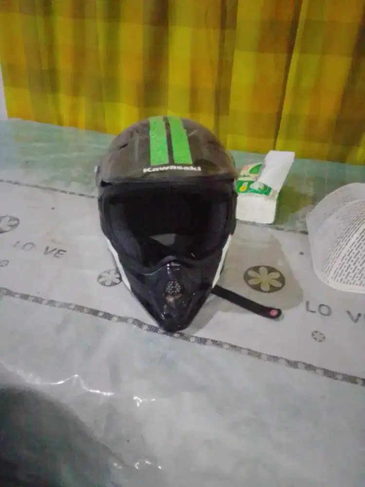 Helm Kawasaki black and green