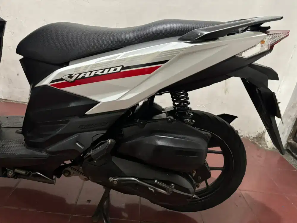 Vario led 125cc lengkap isi