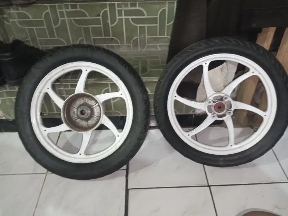 Velg seven star ring 14