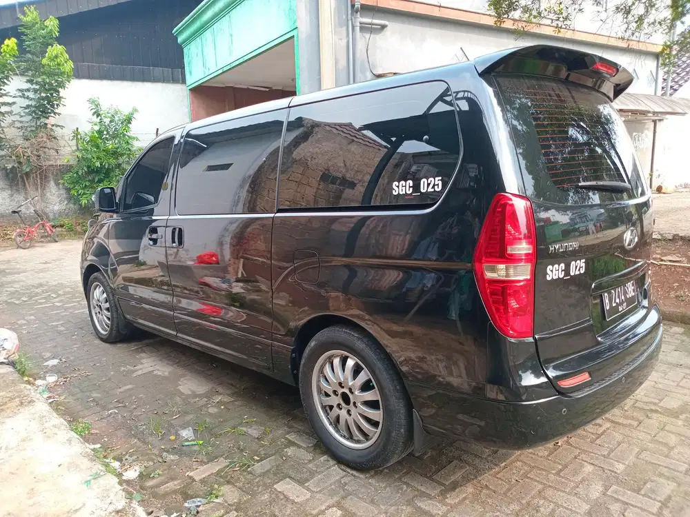Hyundai H-1 2012 Bensin