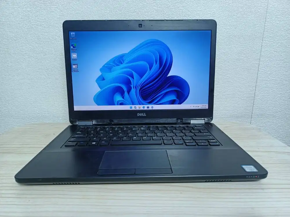 Laptop Dell Intel Core I5 Gen 6 RAM 8 SSD 256 Cocok Coding & Desain