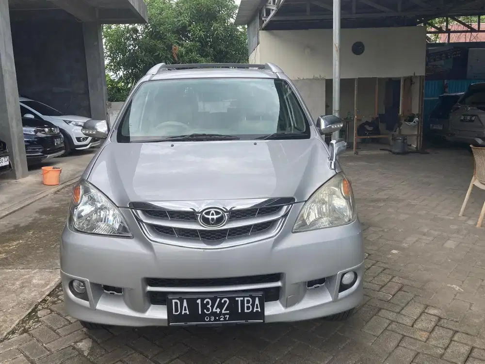 AVANZA G 2011 MT SILVER