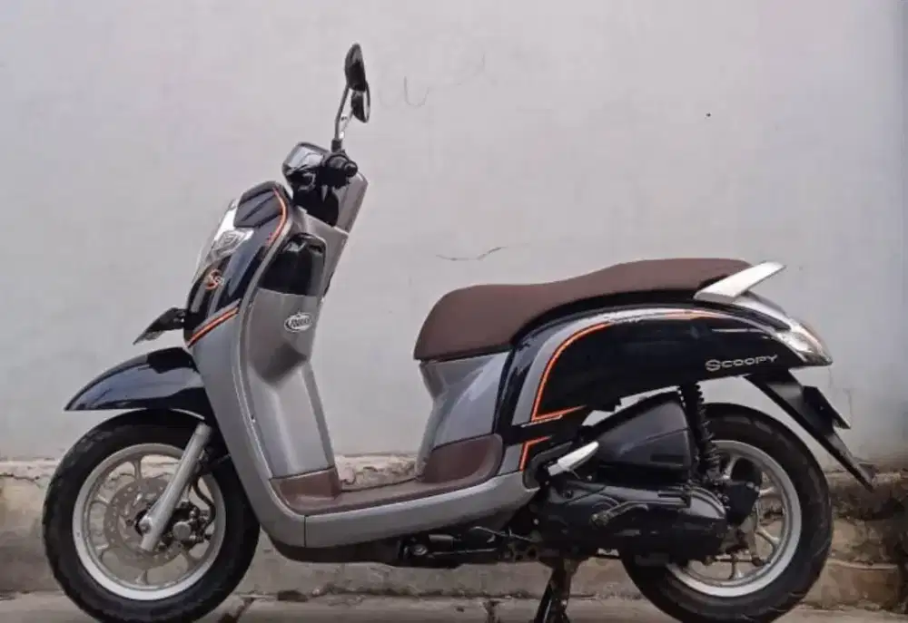 Dijual Scoopy Donat 2017 Warna Hitam Abu