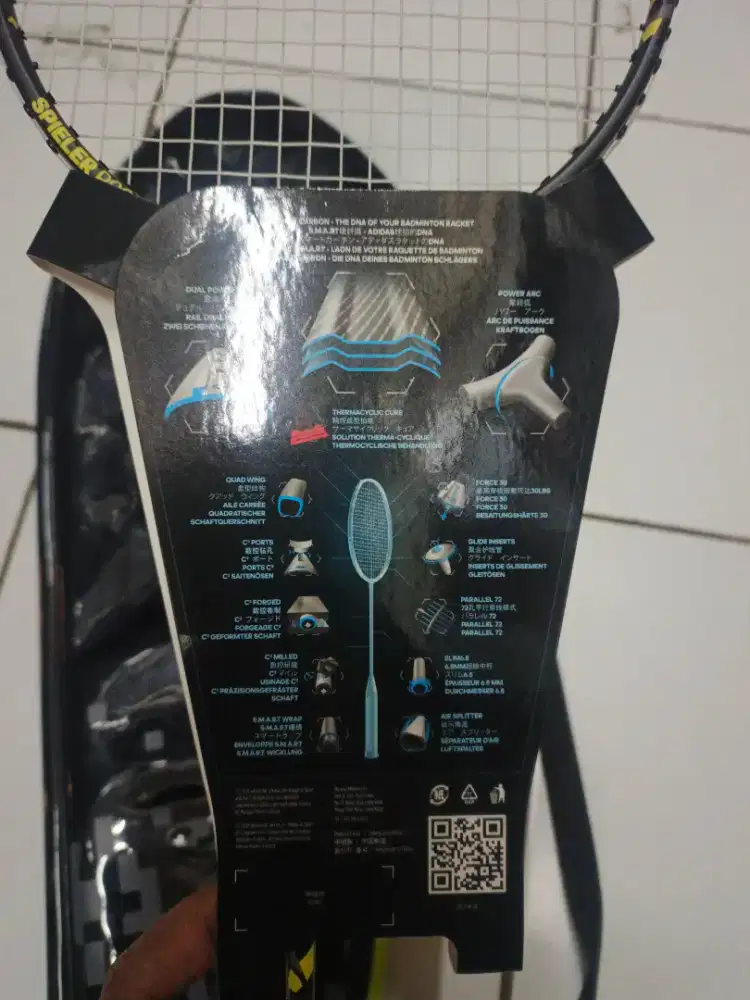 Raket bulutangkis Adidas SPIELER P09. 1