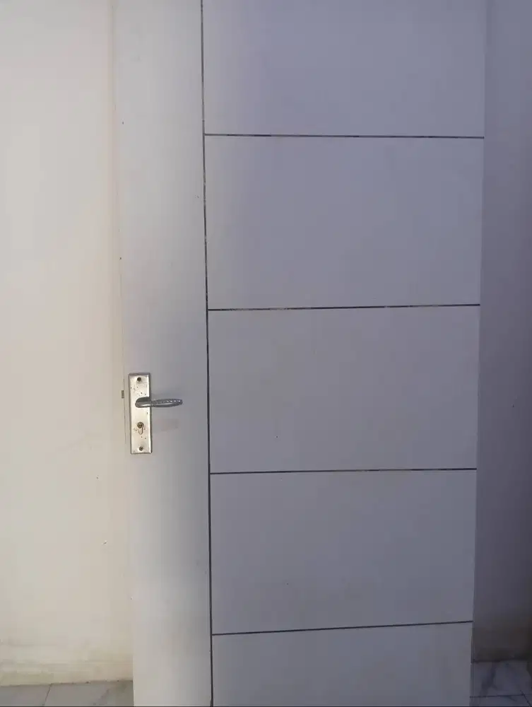 PINTU MINIMALIS