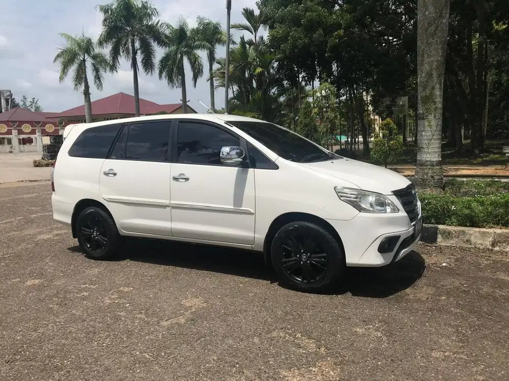 Toyota kijang innova 2013