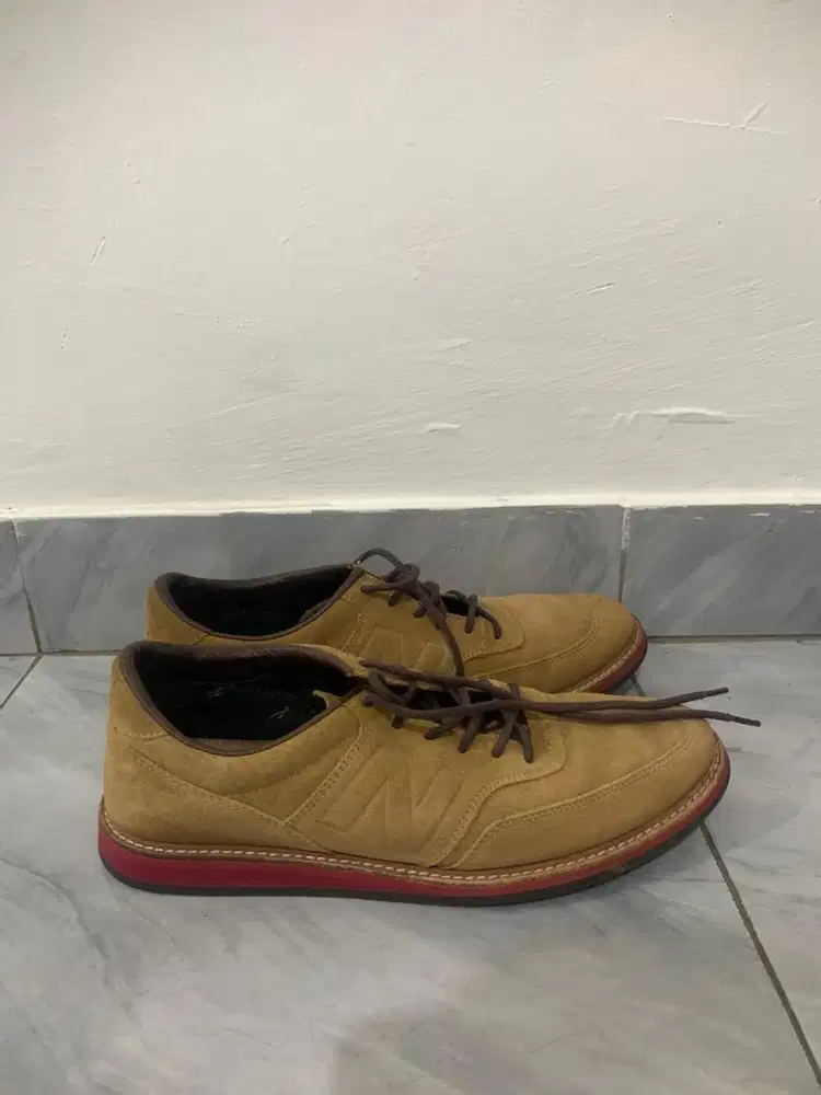 New balance size US 9,5 atau 41-42