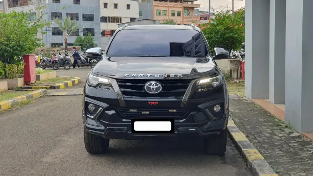 Toyota fortuner vrz trd sportivo matic 2020 hitam pajak panjang
